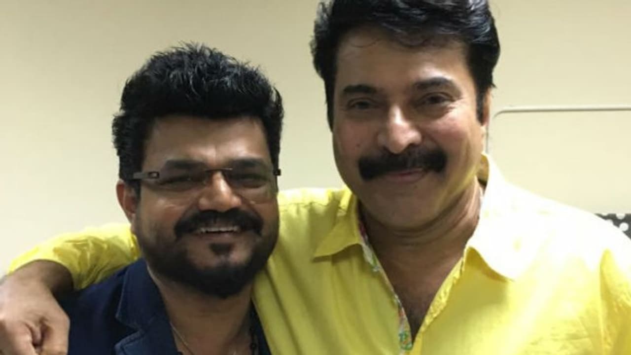 'കലാകാരൻ എങ്ങനെയാകണമെന്ന് പഠിപ്പിച്ചു തരുന്ന പാഠ പുസ്തകം': മമ്മൂട്ടിയെ കുറിച്ച് നാദിർഷ 'കലാകാരൻ എങ്ങനെയാകണമെന്ന് പഠിപ്പിച്ചു തരുന്ന പാഠ പുസ്തകം': മമ്മൂട്ടിയെ കുറിച്ച് നാദിർഷ