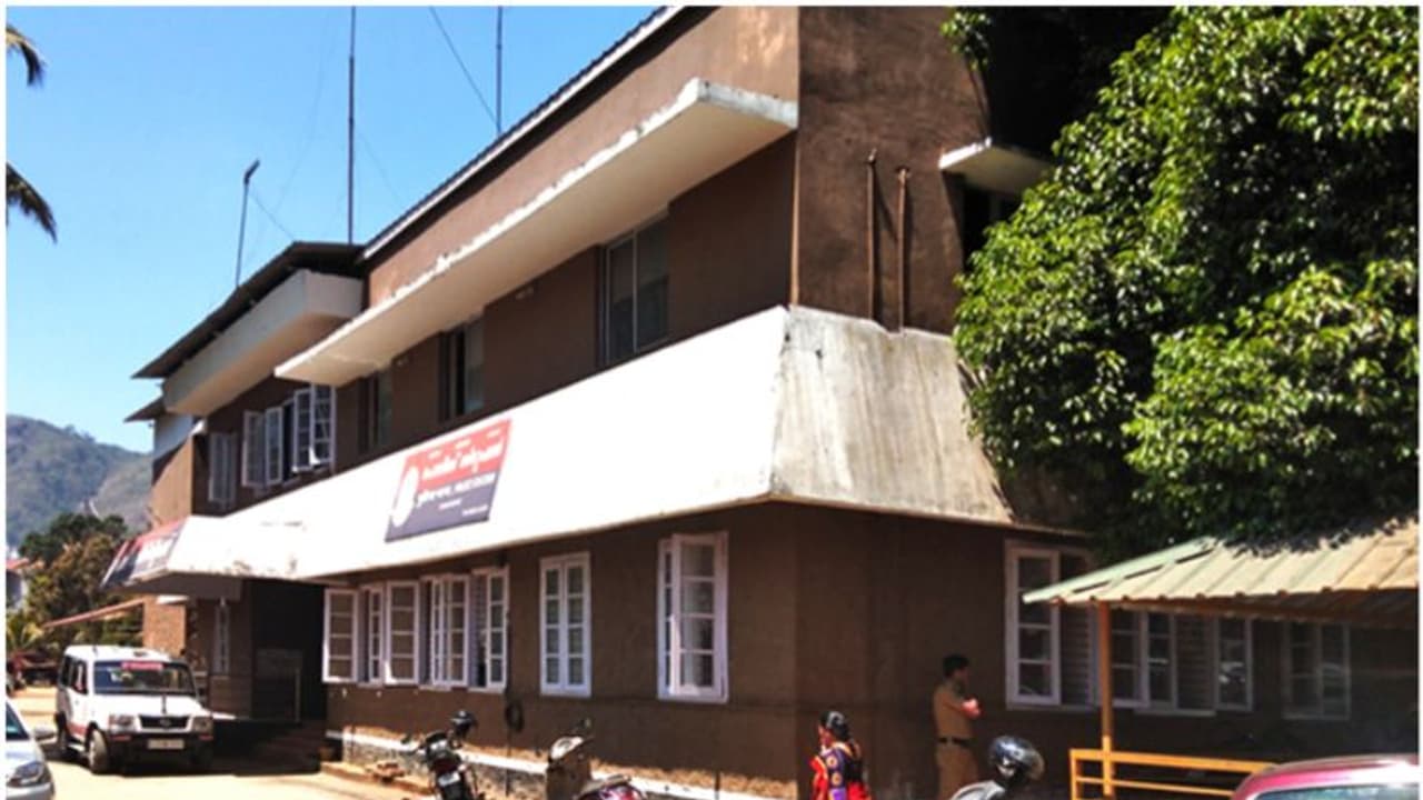 ഹോട്ടൽ ജീവനക്കാർ വിദ്യാർഥികളെ മർദ്ദിച്ച സംഭവം; 15 പേര്ക്കെതിരെ കേസെടുത്തതായി പൊലീസ് ഹോട്ടൽ ജീവനക്കാർ വിദ്യാർഥികളെ മർദ്ദിച്ച സംഭവം; 15 പേര്ക്കെതിരെ കേസെടുത്തതായി പൊലീസ്