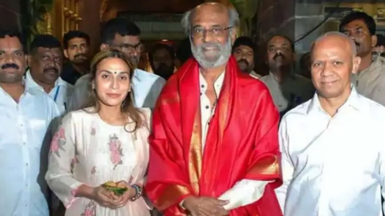 മകള്‍ ഐശ്വര്യക്കൊപ്പം തിരുപ്പതി ക്ഷേത്രത്തില്‍ ദര്‍ശനം നടത്തി രജനികാന്ത്