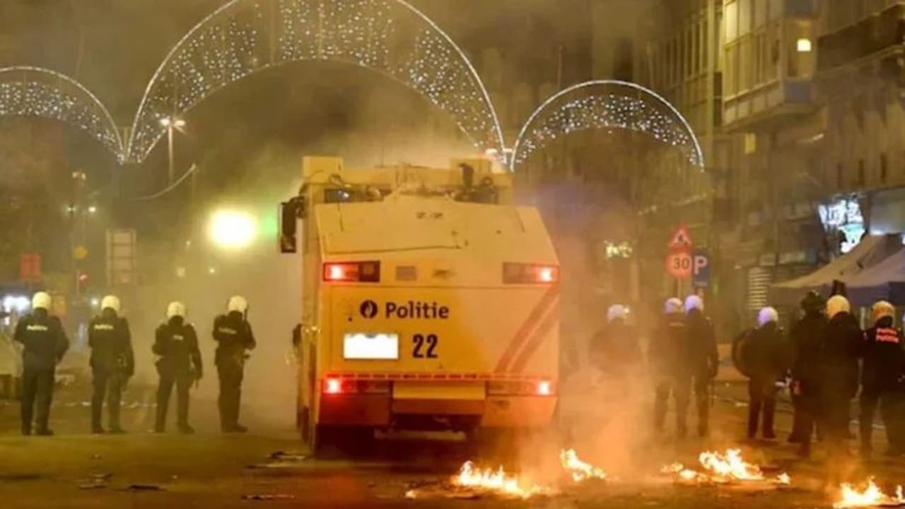 FIFA World Cup 2022: फ्रांस से हार के बाद मोरक्को में बवाल, ब्रसेल्स की सड़कों पर आगजनी, पुलिस पब्लिक भिड़ंत