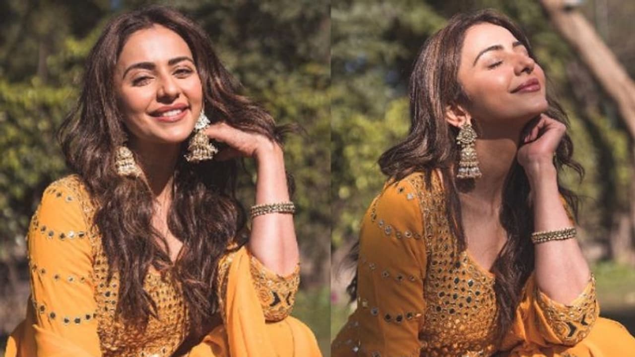 फिल्म अभिनेत्री रकुल प्रीत सिंह और तेलंगाना विधायक पायलट रोहित रेड्डी को ED का नोटिस, मनी लॉन्ड्रिंग का आरोप फिल्म अभिनेत्री रकुल प्रीत सिंह और तेलंगाना विधायक पायलट रोहित रेड्डी को ED का नोटिस, मनी लॉन्ड्रिंग का आरोप