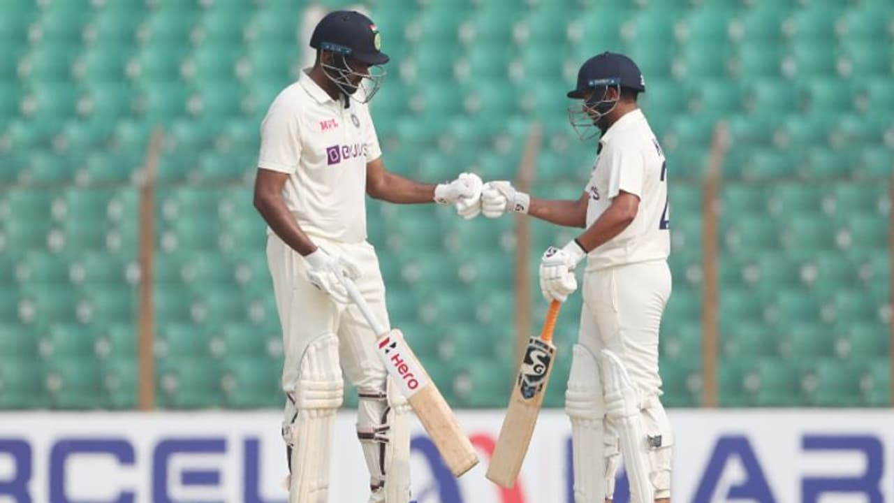 అశ్విన్ హాఫ్ సెంచరీ, కుల్దీప్ మెరుపులు... తొలి ఇన్నింగ్స్‌లో టీమిండియా ఆలౌట్...