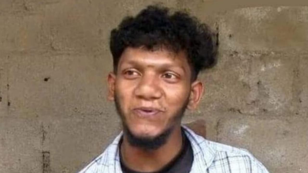 കള്ളക്കേസ് ചുമത്തിയ പ്രതികളെ സർവീസിൽ തിരിച്ചെടുത്തു; നീതിക്കായി ആത്മഹത്യാ ഭീഷണി മുഴക്കി സരുൺ സജി കള്ളക്കേസ് ചുമത്തിയ പ്രതികളെ സർവീസിൽ തിരിച്ചെടുത്തു; നീതിക്കായി ആത്മഹത്യാ ഭീഷണി മുഴക്കി സരുൺ സജി