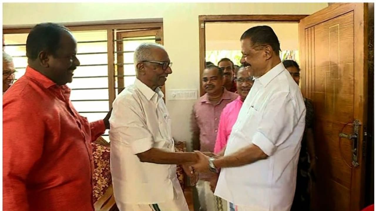 പാര്ട്ടി കൈ പിടിച്ചു, മുന് മന്ത്രി പി കെ ഗുരുദാസന് വീടൊരുങ്ങി; പൗർണമിയില് പാല് കാച്ചലിനെത്തി നേതാക്കള് പാര്ട്ടി കൈ പിടിച്ചു, മുന് മന്ത്രി പി കെ ഗുരുദാസന് വീടൊരുങ്ങി; പൗർണമിയില് പാല് കാച്ചലിനെത്തി നേതാക്കള്