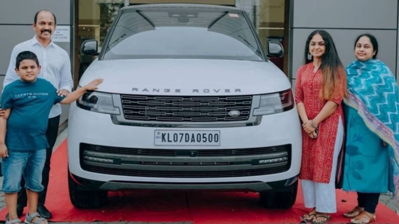 മലയാള സിനിമയിൽ താരമായി റേഞ്ച് റോവർ; പുത്തൻ വാഹനം സ്വന്തമാക്കി മാമാങ്കം നിർമാതാവ്