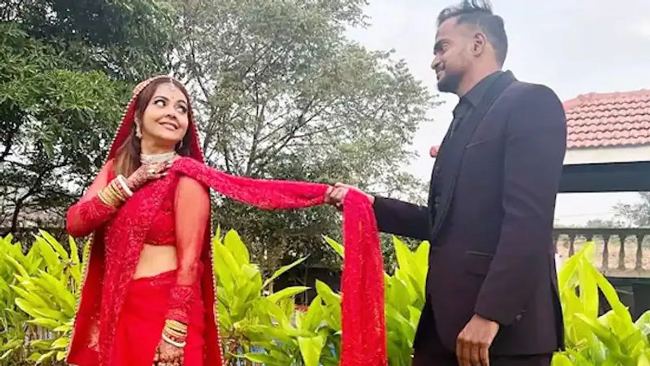 शाहनवाज शेख से शादी के बाद देवोलीना भट्टाचार्जी से फैंस ने कहा रेस्ट इन फ्रिज, एक्ट्रेस ने दिया ये जवाब