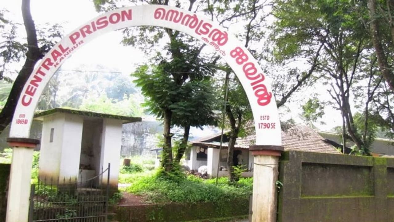 സംസ്ഥാനത്തെ ജയിലുകളിൽ മതപഠന ക്ലാസുകൾ വിലക്കി ജയിൽ മേധാവി ഉത്തരവിട്ടു