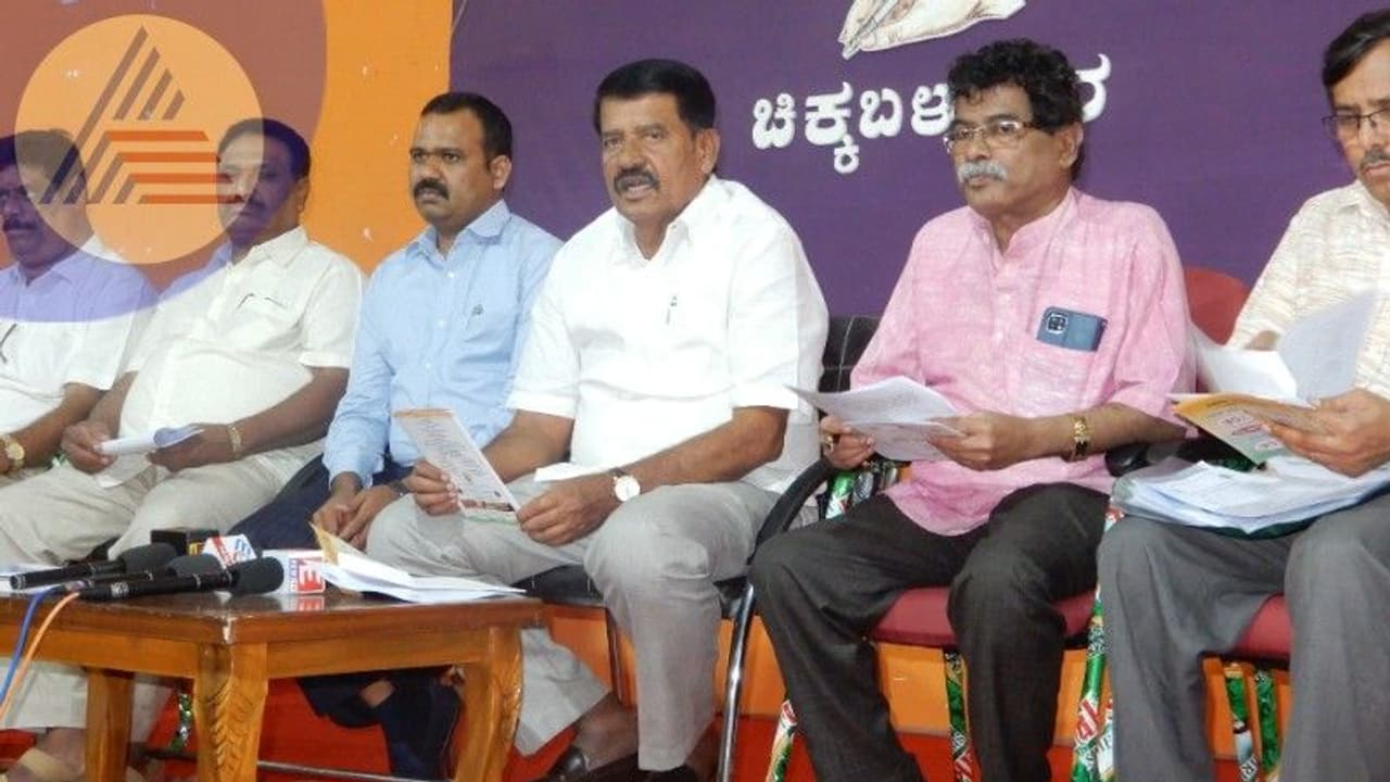 Chikkaballapur: ನಾಳೆಯಿಂದ ಜಿಲ್ಲಾ ಕೇಂದ್ರದಲ್ಲಿ ಜಿಲ್ಲಾ ಮಟ್ಟದ ಖಾದಿ ಉತ್ಸವ Chikkaballapur: ನಾಳೆಯಿಂದ ಜಿಲ್ಲಾ ಕೇಂದ್ರದಲ್ಲಿ ಜಿಲ್ಲಾ ಮಟ್ಟದ ಖಾದಿ ಉತ್ಸವ