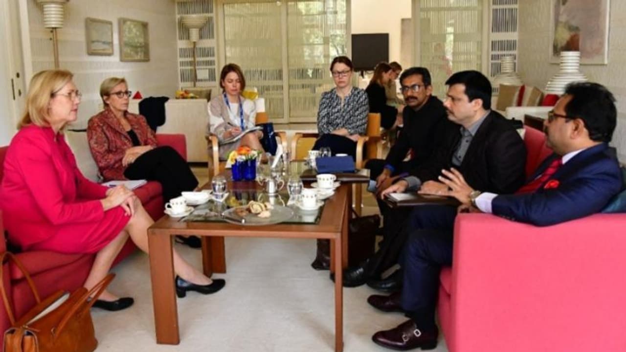 മലയാളികള്ക്ക് പുതിയ തൊഴില് സാധ്യതകള്; ഫിന്ലന്റ് പ്രതിനിധികളുമായി നോര്ക്ക അധികൃതര് ചര്ച്ച നടത്തി മലയാളികള്ക്ക് പുതിയ തൊഴില് സാധ്യതകള്; ഫിന്ലന്റ് പ്രതിനിധികളുമായി നോര്ക്ക അധികൃതര് ചര്ച്ച നടത്തി