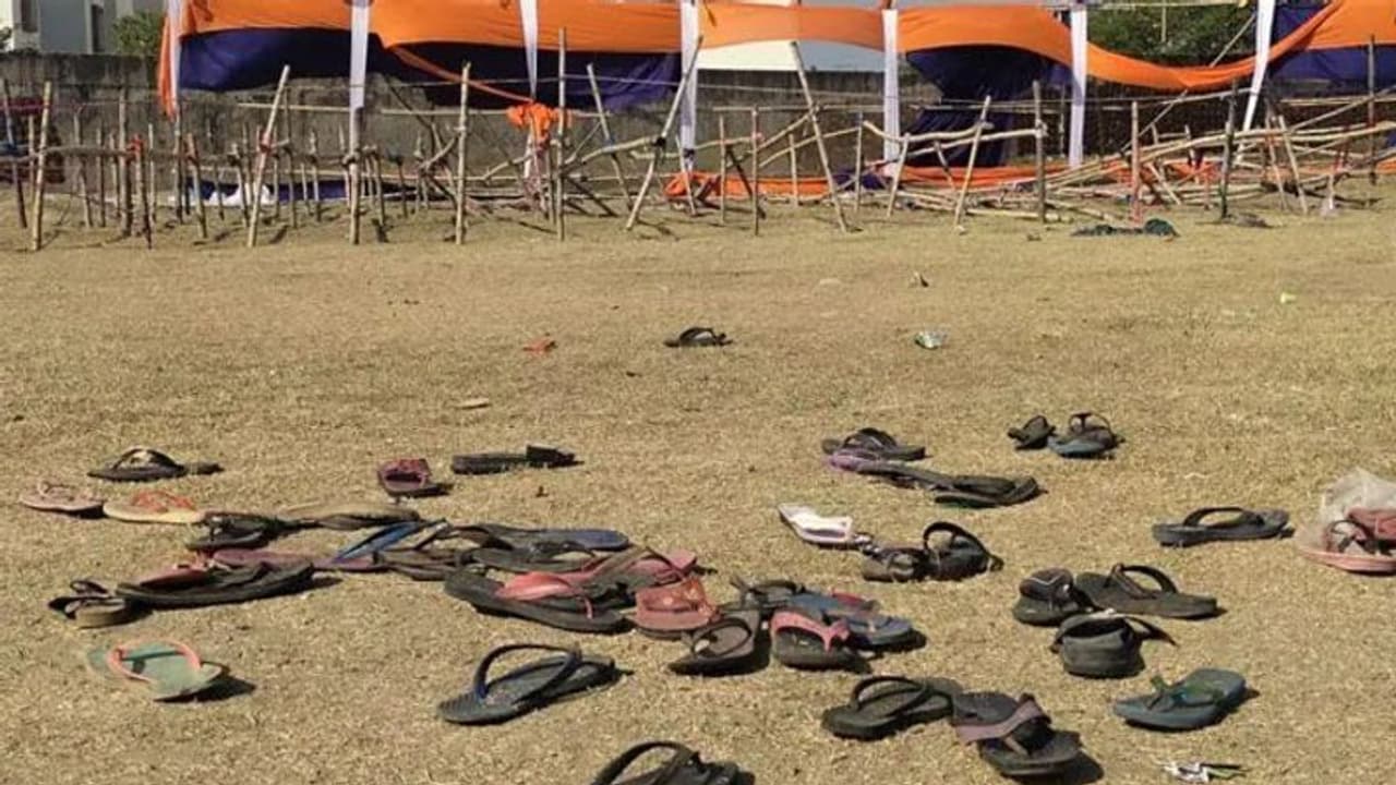 आसनसोल भगदड़ को लेकर पॉलिटिक्स गर्माई, पुलिस ने 5 लोगों को किया अरेस्ट, BJP ने प्रशासन को कठघरे में किया खड़ा आसनसोल भगदड़ को लेकर पॉलिटिक्स गर्माई, पुलिस ने 5 लोगों को किया अरेस्ट, BJP ने प्रशासन को कठघरे में किया खड़ा