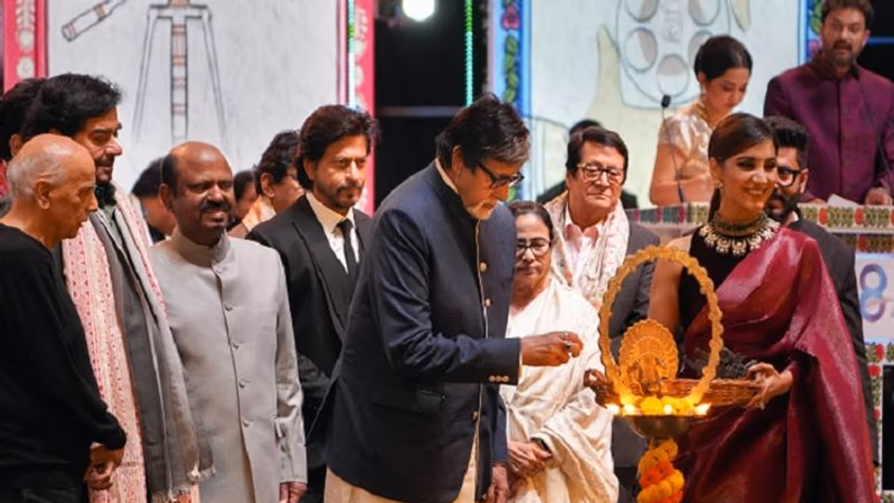 Its BJP vs TMC over Amitabh Bachchan's 'freedom' speech; check details Its BJP vs TMC over Amitabh Bachchan's 'freedom' speech; check details