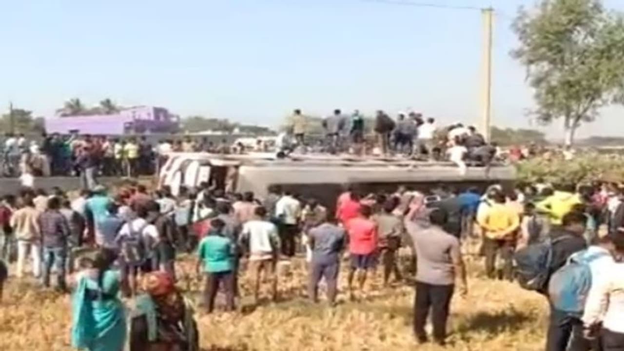 ఒడిశాలోని మయూర్‌భంజ్‌లో బస్సు బోల్తా.. 20 మందికి గాయాలు