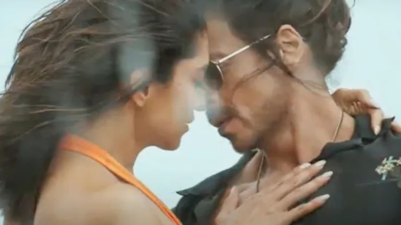 ഷാരൂഖ് ഖാന്റെ 'പഠാനെ' മഹാരാഷ്ട്രയിലും വിലക്കും എന്ന് ഭീഷണി