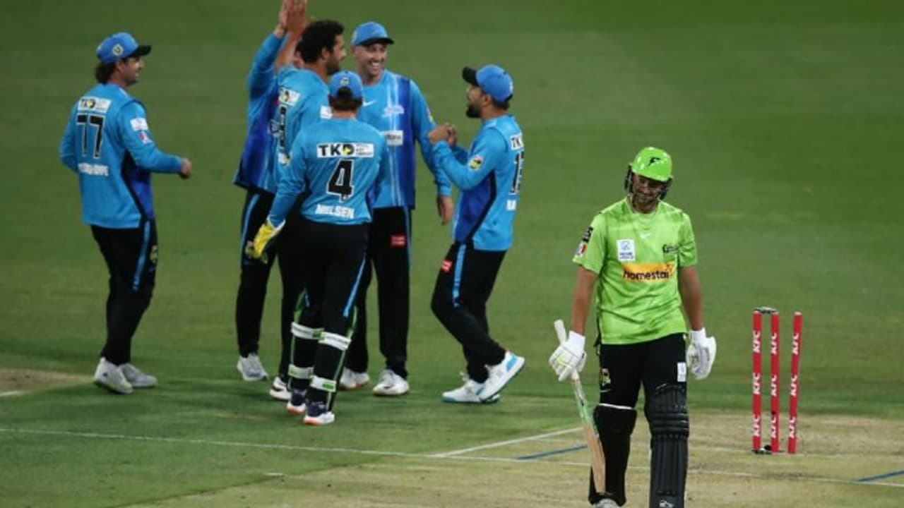 చెత్త రికార్డులన్నీ బ్రేక్... 15 పరుగులకే ఆలౌట్ అయిన సిడ్నీ థండర్... చెత్త రికార్డులన్నీ బ్రేక్... 15 పరుగులకే ఆలౌట్ అయిన సిడ్నీ థండర్...