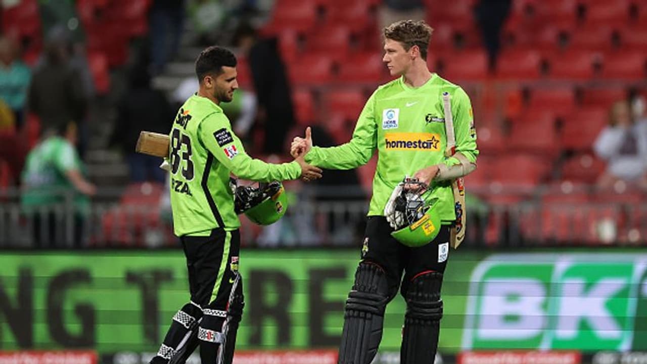 வெறும் 15 ரன்னுக்கு ஆல்அவுட்; கிரிக்கெட் வரலாற்றில் குறைவான ஸ்கோர் அடித்து மோசமான சாதனையை படைத்த சிட்னி தண்டர்