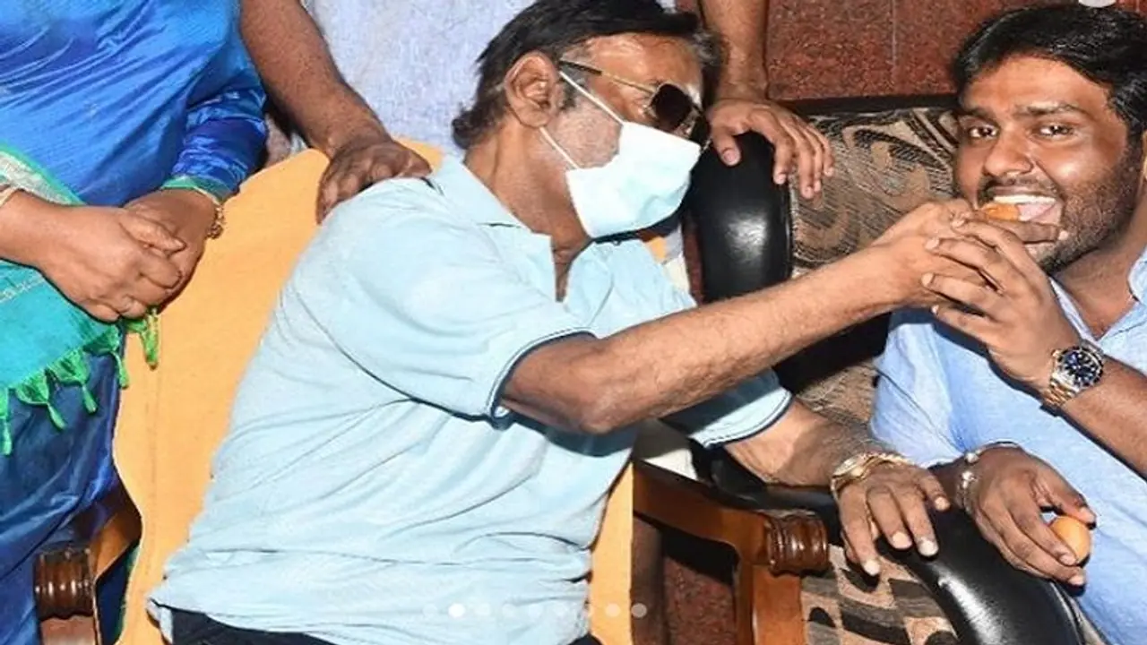 விஜயகாந்தின் புகைப்படத்தைப் பார்த்து ரசிகர்கள் வேதனை! விஜயகாந்தின் புகைப்படத்தைப் பார்த்து ரசிகர்கள் வேதனை!