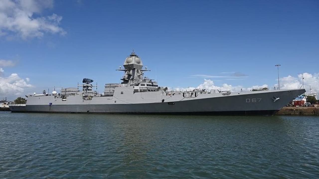 सागर में ड्रैगन ने आंख दिखाई तो इंडियन नेवी का यह युद्धपोत सिखाएगा सबक, ब्रह्मोस मिसाइल है मुख्य हथियार सागर में ड्रैगन ने आंख दिखाई तो इंडियन नेवी का यह युद्धपोत सिखाएगा सबक, ब्रह्मोस मिसाइल है मुख्य हथियार