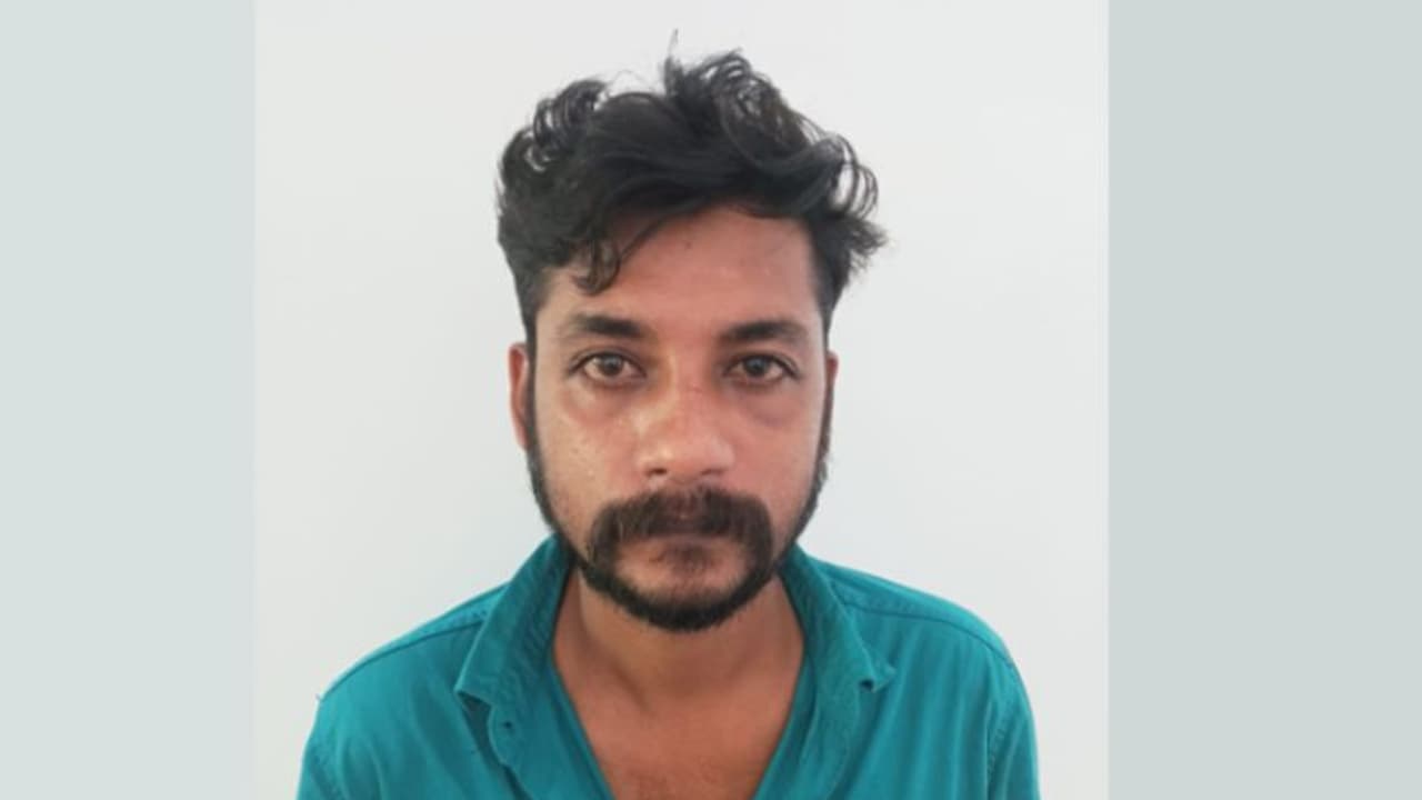 പടക്കം പൊട്ടിച്ചതിലെ തർക്കം, മാങ്ങ പറച്ചതിലെ വിരോധവും; സ്ത്രീകളെ വെട്ടിയ കേസിൽ രണ്ടാം പ്രതി അറസ്റ്റിൽ പടക്കം പൊട്ടിച്ചതിലെ തർക്കം, മാങ്ങ പറച്ചതിലെ വിരോധവും; സ്ത്രീകളെ വെട്ടിയ കേസിൽ രണ്ടാം പ്രതി അറസ്റ്റിൽ