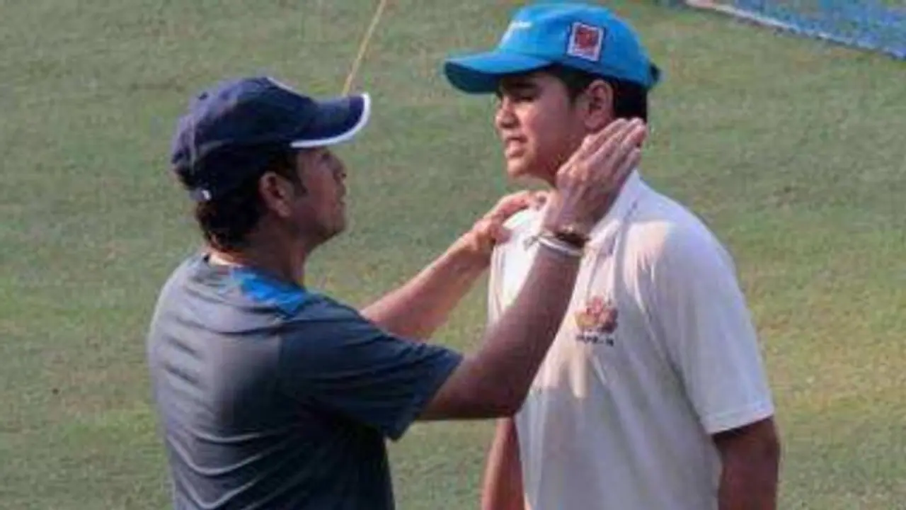 മകനെ സ്വതന്ത്രനായി വിടൂ, സമ്മര്ദത്തിലാക്കരുത്; സെഞ്ചുറിക്ക് പിന്നാലെ ആരാധകരോട് സച്ചിന്റെ അഭ്യര്ഥന മകനെ സ്വതന്ത്രനായി വിടൂ, സമ്മര്ദത്തിലാക്കരുത്; സെഞ്ചുറിക്ക് പിന്നാലെ ആരാധകരോട് സച്ചിന്റെ അഭ്യര്ഥന