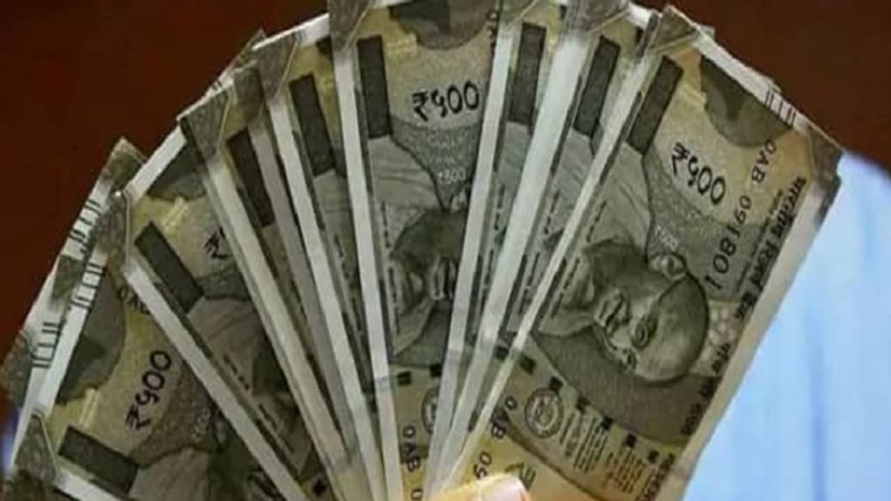 Karnataka govt employees withdraw strike after 17% hike in basic salary