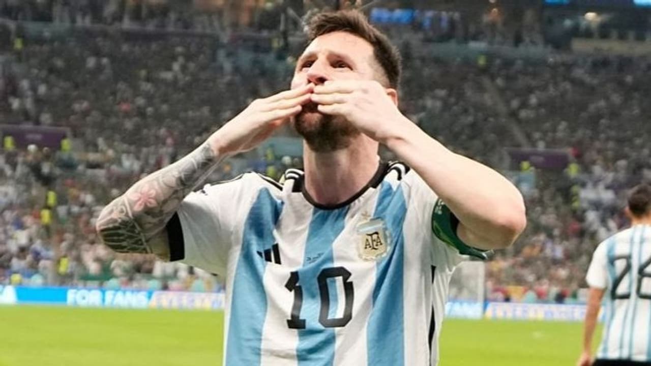 FIFA World Cup: जानें लियोनेल मेसी के शरीर पर बने 18 टैटू का रहस्य?