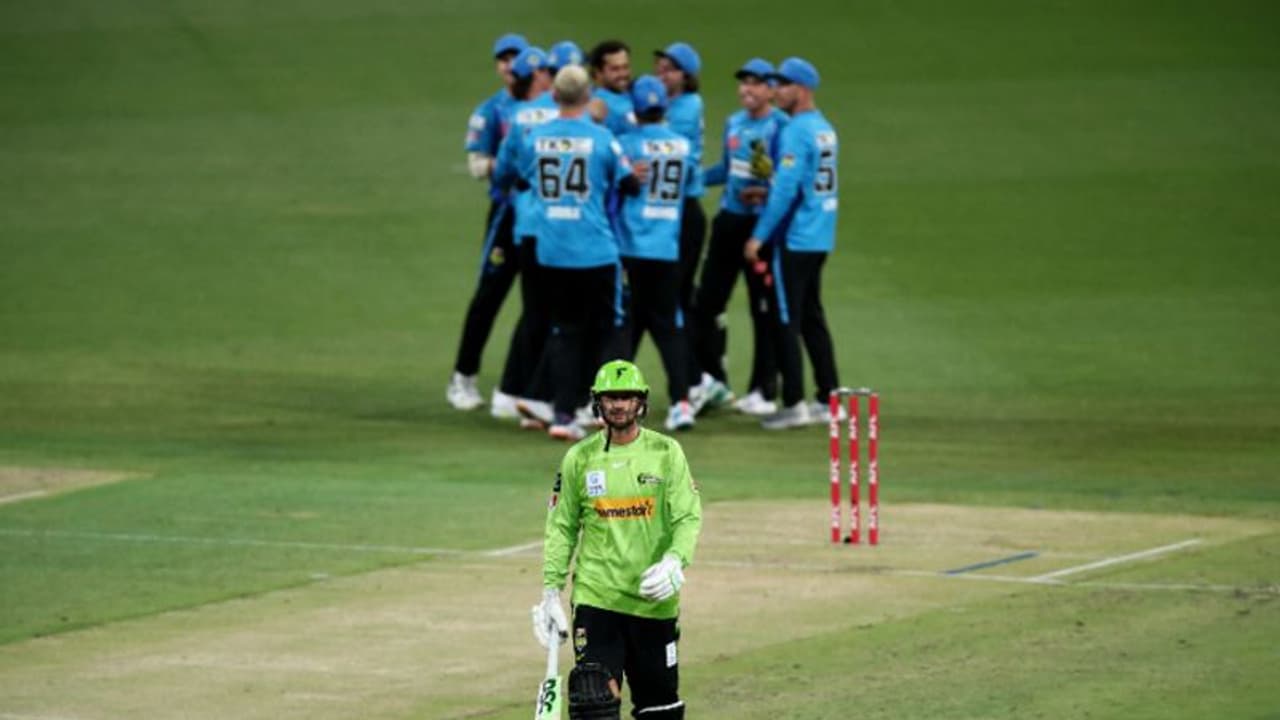 അയ്യയ്യേ നാണക്കേട്! ടീം 15ല് പുറത്ത്, അഞ്ച് പേര് വട്ടപ്പൂജ്യം; ഇടിവെട്ടി കരിഞ്ഞപോലെ തണ്ടര് ടീം അയ്യയ്യേ നാണക്കേട്! ടീം 15ല് പുറത്ത്, അഞ്ച് പേര് വട്ടപ്പൂജ്യം; ഇടിവെട്ടി കരിഞ്ഞപോലെ തണ്ടര് ടീം