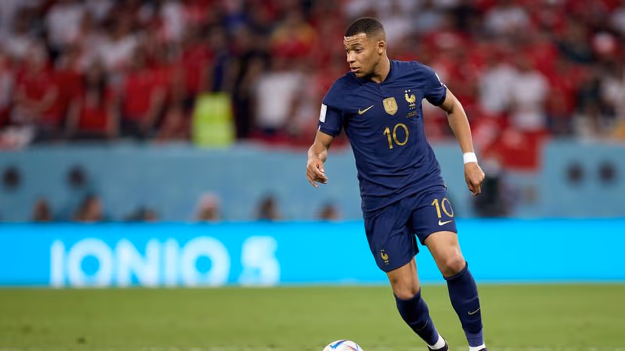 അമ്പമ്പോ, അമ്പരപ്പിച്ച് എംബാപ്പെ; രണ്ട് മിനിറ്റിനിടെ ഇരട്ട ഗോള്‍, മത്സരം എക്‌സ്‌ട്രാ ടൈമിലേക്ക്