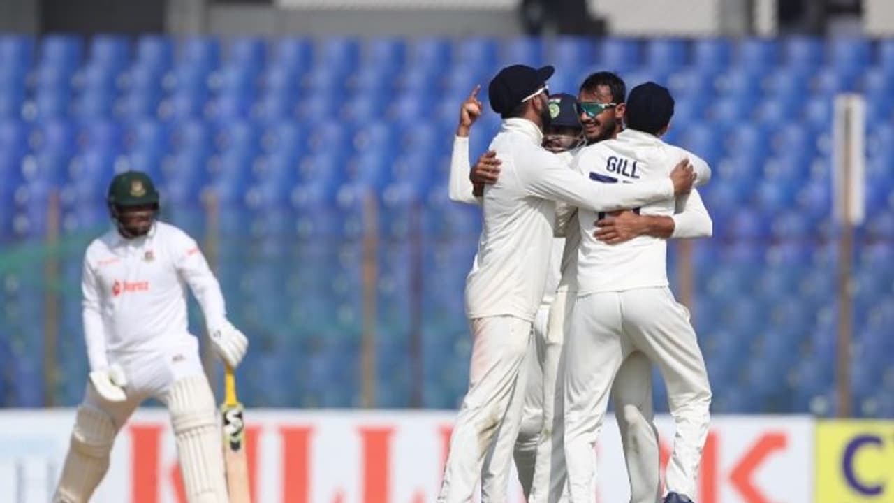 BAN vs IND: 2வது இன்னிங்ஸிலும் வங்கதேசம் பேட்டிங்கில் சொதப்பல்..! இந்திய அணியின் வெற்றி உறுதி 