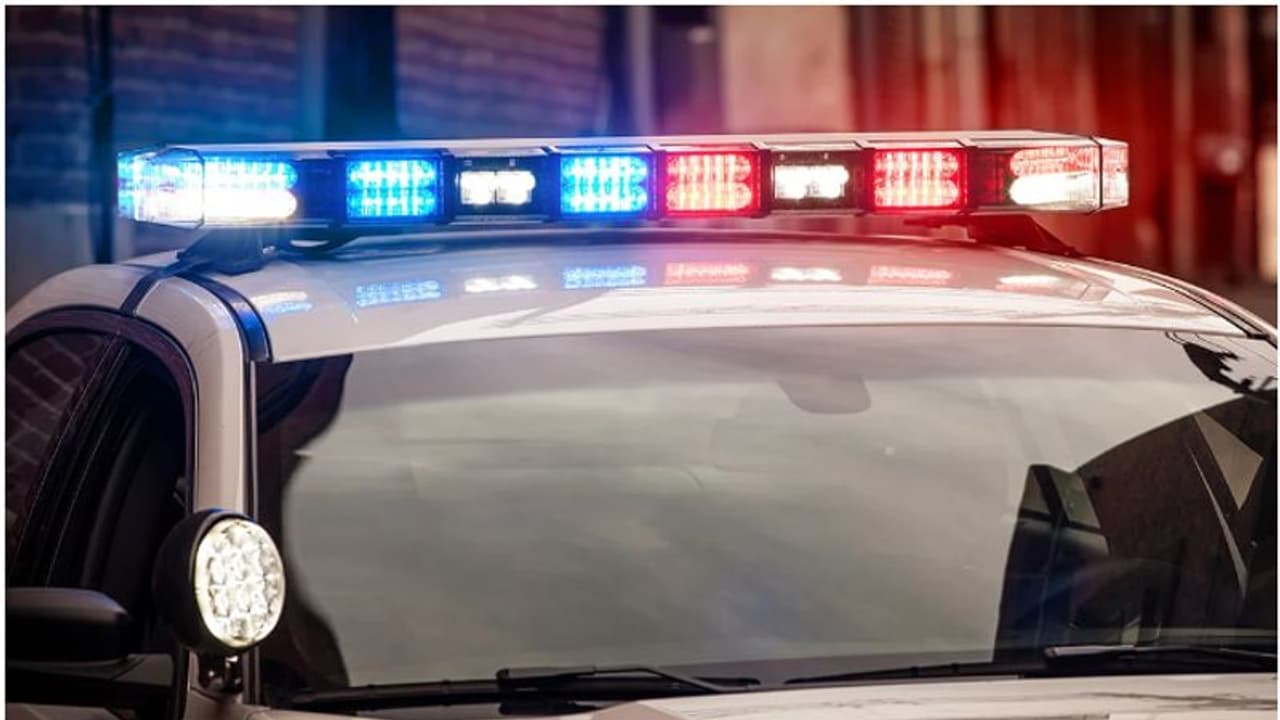 దొంగిలించాడని ఓ బాలుడి దుస్తులు విప్పి ప్రైవేట్ పార్ట్స్ పై కారం చల్లిన దుకాణదారుడు.. హైదరాబాద్లో ఘటన దొంగిలించాడని ఓ బాలుడి దుస్తులు విప్పి ప్రైవేట్ పార్ట్స్ పై కారం చల్లిన దుకాణదారుడు.. హైదరాబాద్లో ఘటన