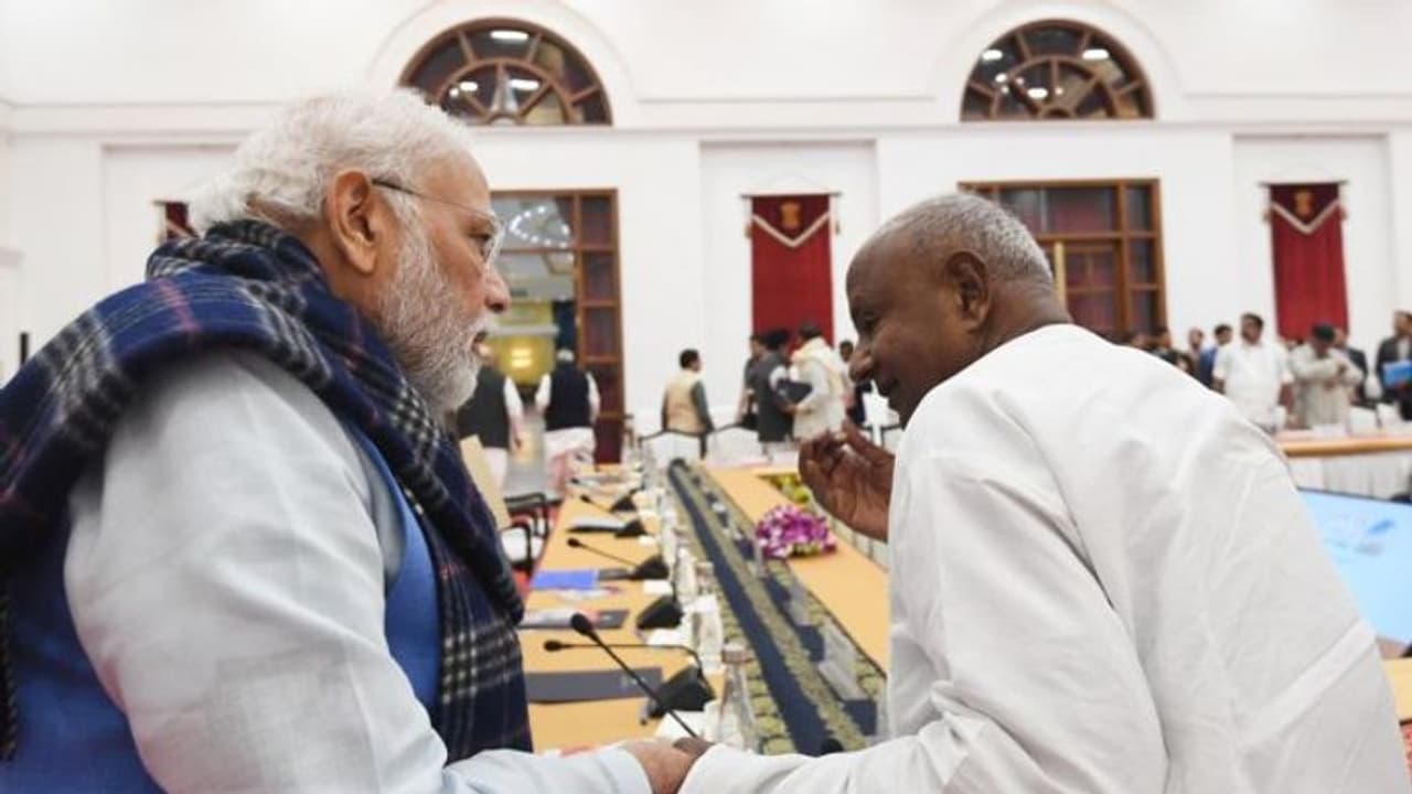 JDS BJP Alliance : బీజేపీతో జేడీఎస్ పొత్తు .. మాజీ ప్రధాని కీలక వ్యాఖ్యలు .. JDS BJP Alliance : బీజేపీతో జేడీఎస్ పొత్తు .. మాజీ ప్రధాని కీలక వ్యాఖ్యలు ..