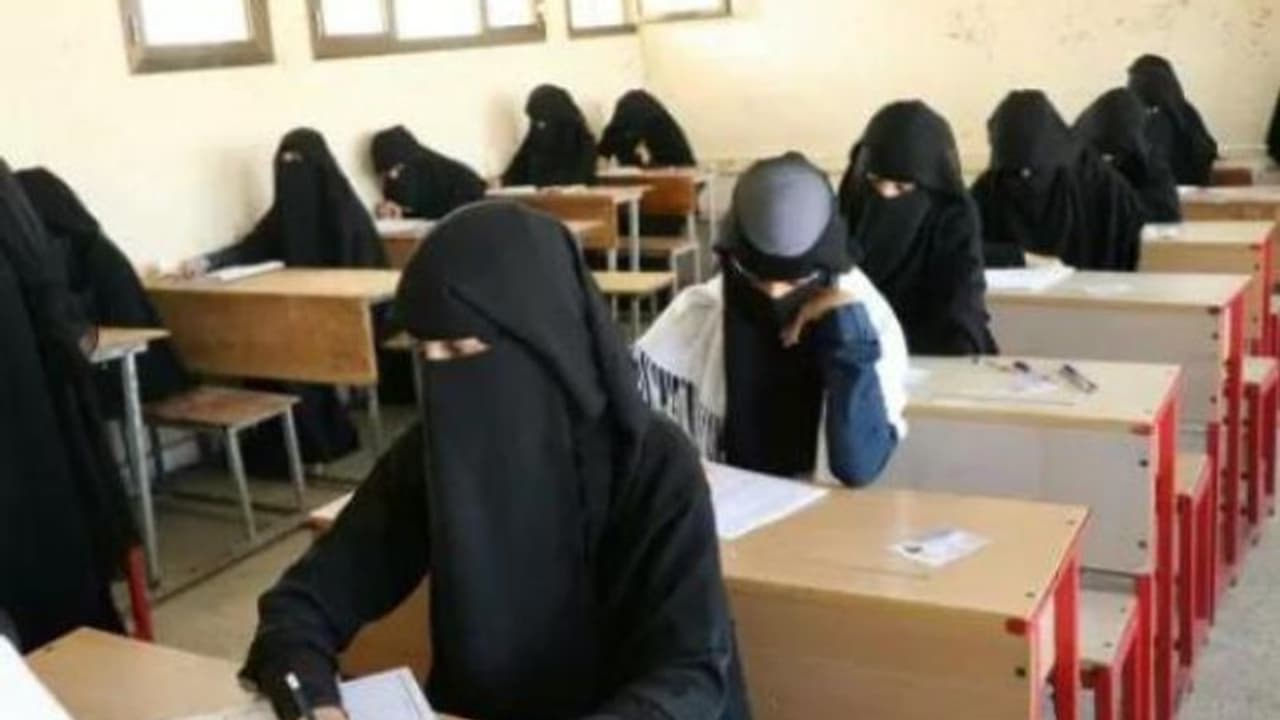 പരീക്ഷാ സമയത്ത് പര്ദ ധരിക്കുന്നതിന് നിരോധിച്ചിട്ടിണ്ടെന്ന് സൗദി വിദ്യാഭ്യാസ പരിശീലന മൂല്യനിർണയ അതോറിറ്റി പരീക്ഷാ സമയത്ത് പര്ദ ധരിക്കുന്നതിന് നിരോധിച്ചിട്ടിണ്ടെന്ന് സൗദി വിദ്യാഭ്യാസ പരിശീലന മൂല്യനിർണയ അതോറിറ്റി