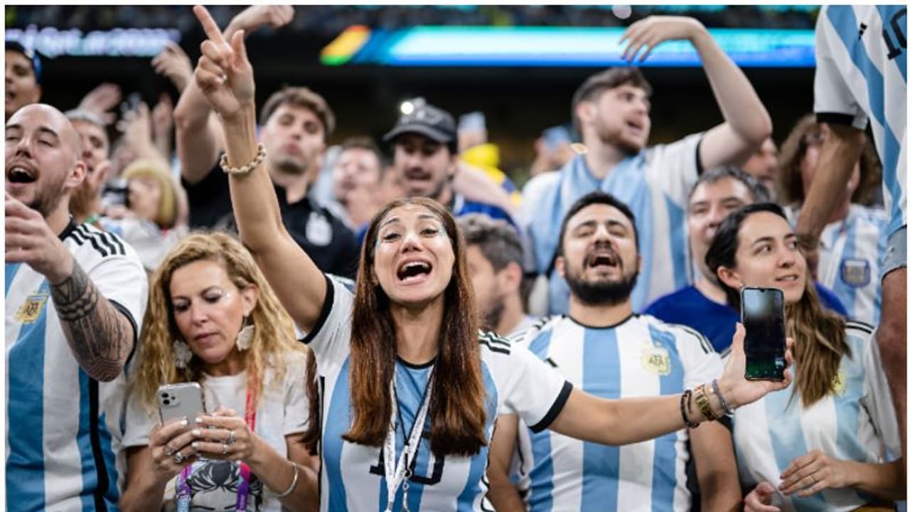 ഖത്തറില് അര്ജന്റീനയ്ക്കുണ്ടൊരു 12 ാമന്; ഫ്രാന്സിന് ഈ വെല്ലുവിളി കൂടി മറികടക്കണം, അത് ചില്ലറകാര്യമല്ല! ഖത്തറില് അര്ജന്റീനയ്ക്കുണ്ടൊരു 12 ാമന്; ഫ്രാന്സിന് ഈ വെല്ലുവിളി കൂടി മറികടക്കണം, അത് ചില്ലറകാര്യമല്ല!