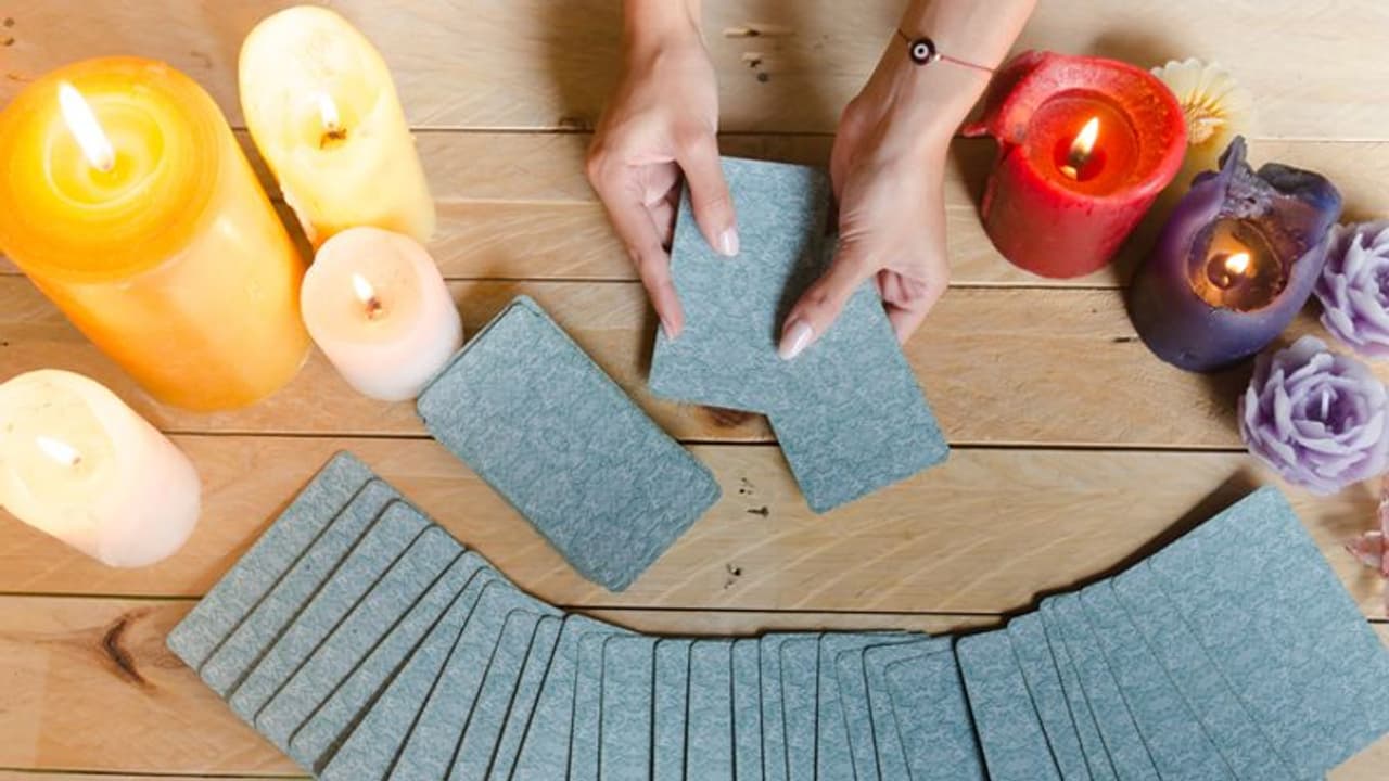 Weekly Tarot Card Reading: Predictions for December 19 to December 25 Weekly Tarot Card Reading: Predictions for December 19 to December 25