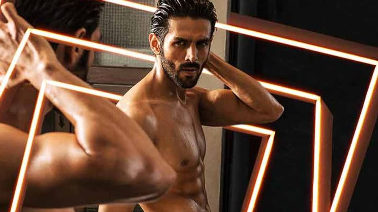 HIT कार्तिक आर्यन कर रहे फिर धमाल मचाने की तैयारी, इस फिल्म में दिखेगा उनका फिजिकल ट्रांसफॉर्मेंशन HIT कार्तिक आर्यन कर रहे फिर धमाल मचाने की तैयारी, इस फिल्म में दिखेगा उनका फिजिकल ट्रांसफॉर्मेंशन