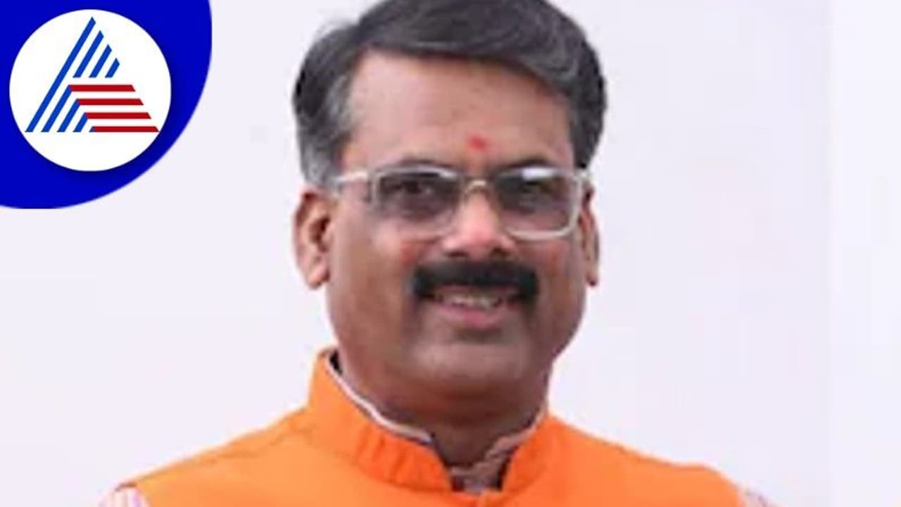 Bengaluru: ಬಿಜೆಪಿ ಎಸ್ಸಿ ಮೋರ್ಚಾ ಸದಸ್ಯ ವೆಂಕಟೇಶ್ ಮೌರ್ಯ ಬಂಧನ Bengaluru: ಬಿಜೆಪಿ ಎಸ್ಸಿ ಮೋರ್ಚಾ ಸದಸ್ಯ ವೆಂಕಟೇಶ್ ಮೌರ್ಯ ಬಂಧನ