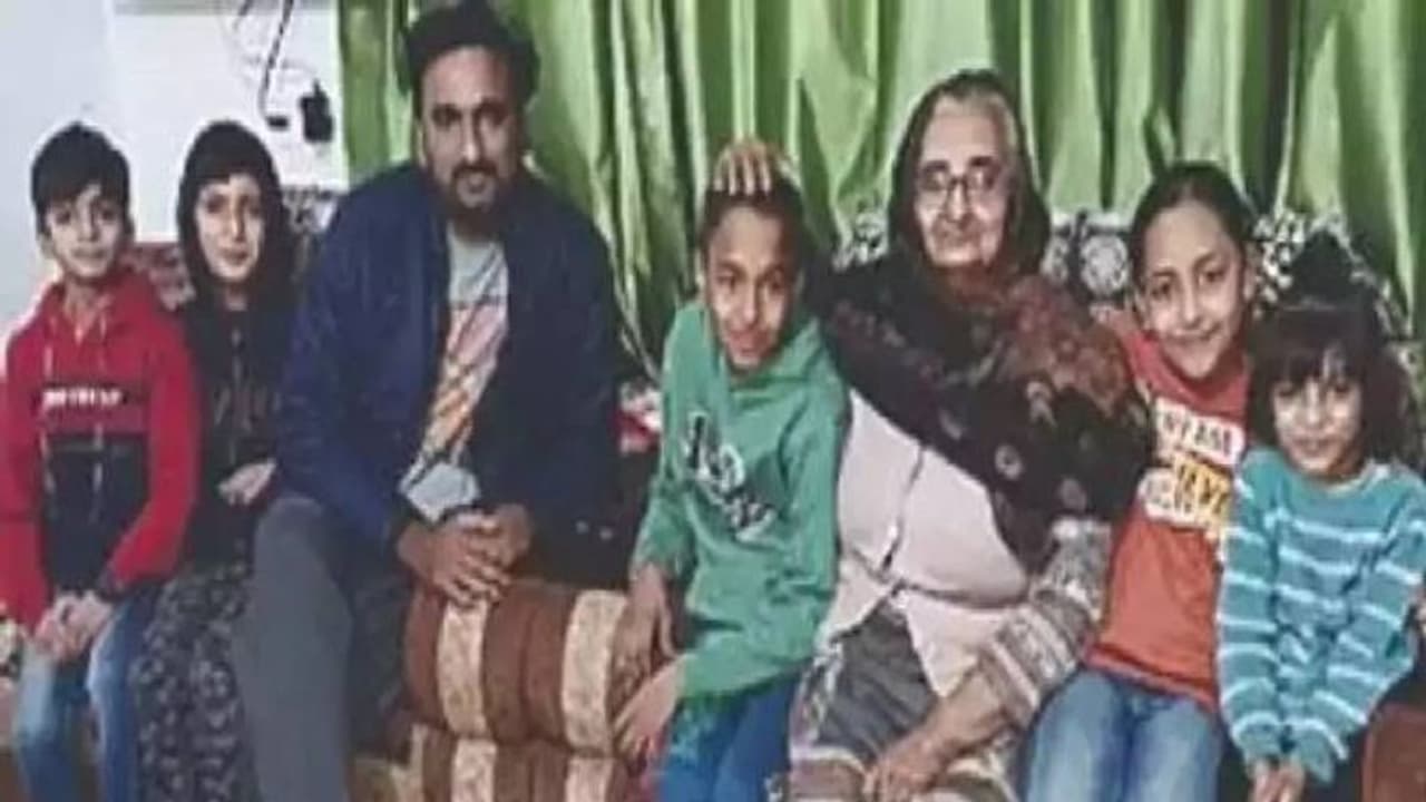 10 വയസുകാരൻ ജീവിച്ചത് യാചിച്ച്, പെട്ടെന്നൊരു നാൾ കയ്യിൽ വന്നത് കോടികളുടെ സ്വത്ത്!