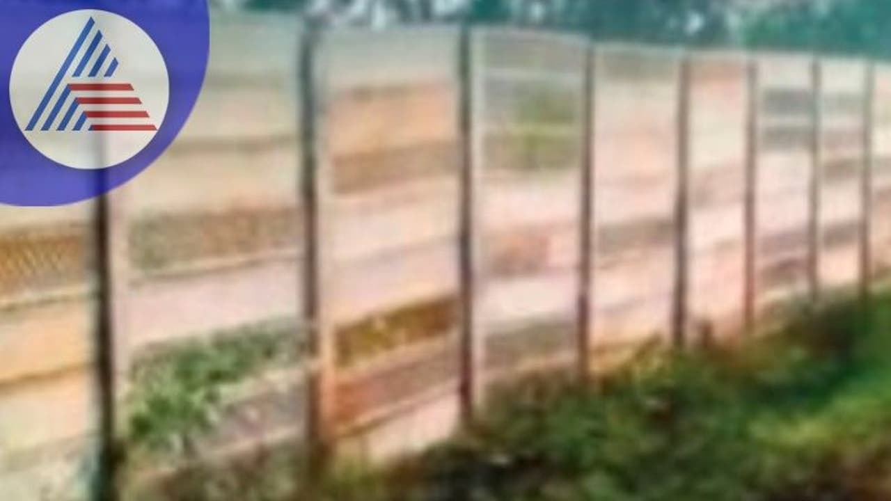 ತೆರವುಗೊಳಿಸಿದ ಒತ್ತುವರಿ ಜಾಗದಲ್ಲಿ ಮತ್ತೆ ಕಾಂಪೌಂಡ್ ನಿರ್ಮಿಸಿ ಸಡ್ಡು! ತೆರವುಗೊಳಿಸಿದ ಒತ್ತುವರಿ ಜಾಗದಲ್ಲಿ ಮತ್ತೆ ಕಾಂಪೌಂಡ್ ನಿರ್ಮಿಸಿ ಸಡ್ಡು!