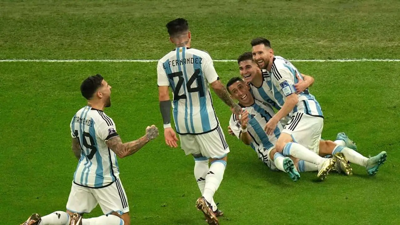 FIFA World Cup 2022 ಫೈನಲ್ನಲ್ಲಿ ರೆಫ್ರಿ ಎಡವಟ್ಟು? FIFA World Cup 2022 ಫೈನಲ್ನಲ್ಲಿ ರೆಫ್ರಿ ಎಡವಟ್ಟು?