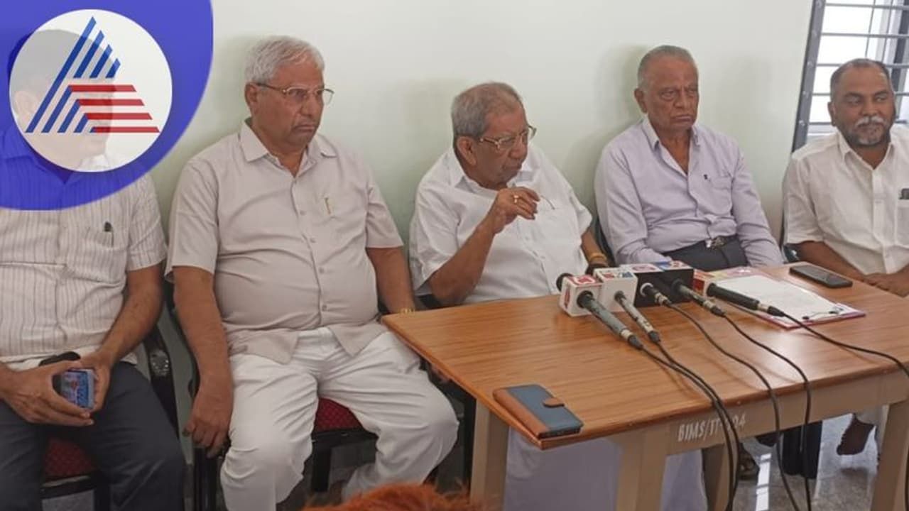 ವೀರಶೈವ ಲಿಂಗಾಯತ ಮಹಾಸಭಾ ಪದಾಧಿಕಾರಿಗಳ ಪದಚ್ಯುತಿ ನೋಟಿಸ್ ಬಂದಿಲ್ಲ: ಶಿವಶಂಕರಪ್ಪ ವೀರಶೈವ ಲಿಂಗಾಯತ ಮಹಾಸಭಾ ಪದಾಧಿಕಾರಿಗಳ ಪದಚ್ಯುತಿ ನೋಟಿಸ್ ಬಂದಿಲ್ಲ: ಶಿವಶಂಕರಪ್ಪ