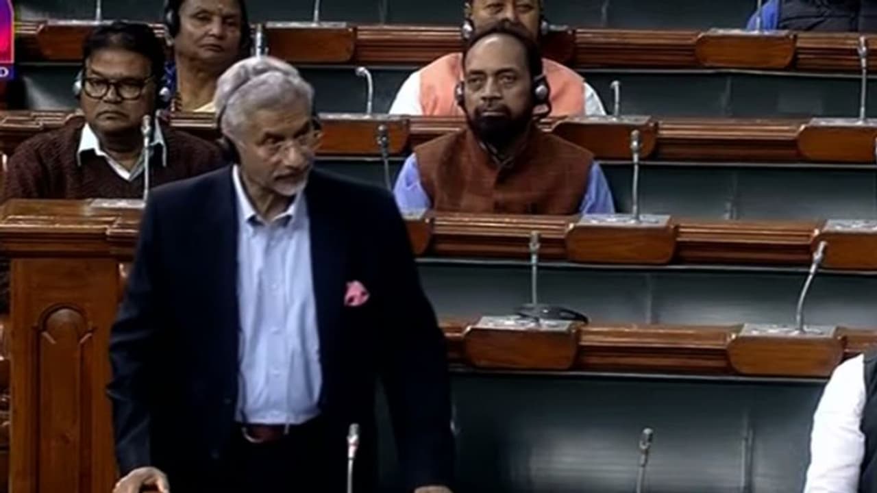 സൈനികരെ വിമർശിക്കരുത്, മർദ്ദിക്കപ്പെടുന്നെന്ന വാക്ക് ഉപയോഗിക്കരുത്: കേന്ദ്ര വിദേശകാര്യ മന്ത്രി സൈനികരെ വിമർശിക്കരുത്, മർദ്ദിക്കപ്പെടുന്നെന്ന വാക്ക് ഉപയോഗിക്കരുത്: കേന്ദ്ര വിദേശകാര്യ മന്ത്രി