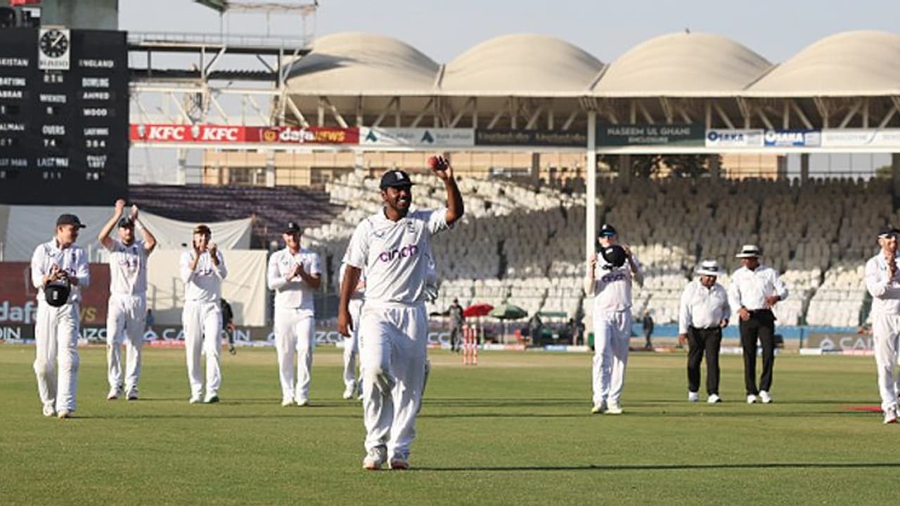 PAK vs ENG: 2வது இன்னிங்ஸில் அறிமுக ஸ்பின்னர் ரெஹான் அகமதுவிடம் சரணடைந்த பாக்.,! இங்கிலாந்துக்கு எளிய இலக்கு