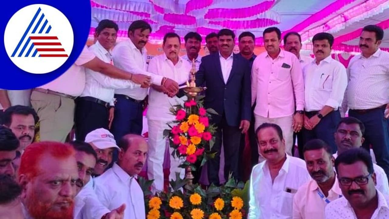 ಗ್ರಾಮ ವಾಸ್ತವ್ಯದಿಂದ ಕಟ್ಟಕಡೆ ವ್ಯಕ್ತಿಗೂ ಸೌಲಭ್ಯ: ಶಾಸಕ ಮಾಡಾಳು ವಿರೂಪಾಕ್ಷಪ್ಪ ಗ್ರಾಮ ವಾಸ್ತವ್ಯದಿಂದ ಕಟ್ಟಕಡೆ ವ್ಯಕ್ತಿಗೂ ಸೌಲಭ್ಯ: ಶಾಸಕ ಮಾಡಾಳು ವಿರೂಪಾಕ್ಷಪ್ಪ