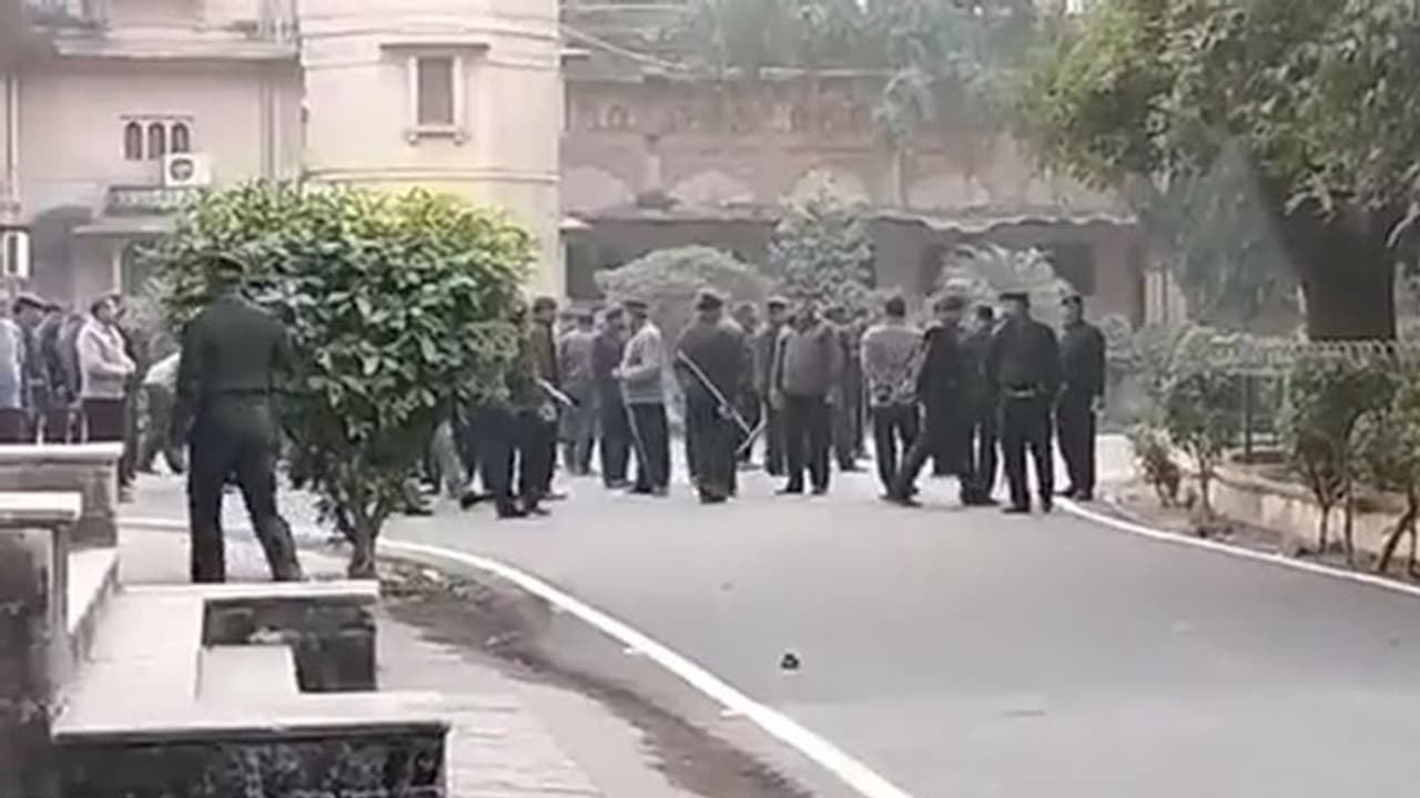 Violence breaks out at Allahabad University after argument over student entry; stones thrown, bike set on fire