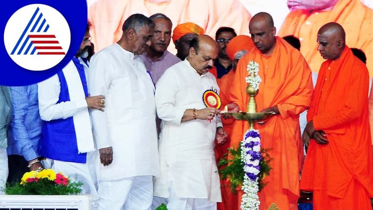 ಅಂಬೇಡ್ಕರ್ ಆದರ್ಶಗಳೇ ಆಡಳಿತಕ್ಕೆ ಪ್ರೇರಣೆ: ಸಿಎಂ ಬೊಮ್ಮಾಯಿ ಅಂಬೇಡ್ಕರ್ ಆದರ್ಶಗಳೇ ಆಡಳಿತಕ್ಕೆ ಪ್ರೇರಣೆ: ಸಿಎಂ ಬೊಮ್ಮಾಯಿ