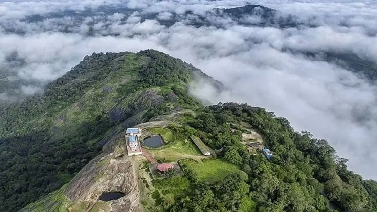 கர்நாடகாவில் கட்டாயம் செல்ல வேண்டிய 10 இடங்களும் அதன் சிறப்பம்சங்களும்!! கர்நாடகாவில் கட்டாயம் செல்ல வேண்டிய 10 இடங்களும் அதன் சிறப்பம்சங்களும்!!