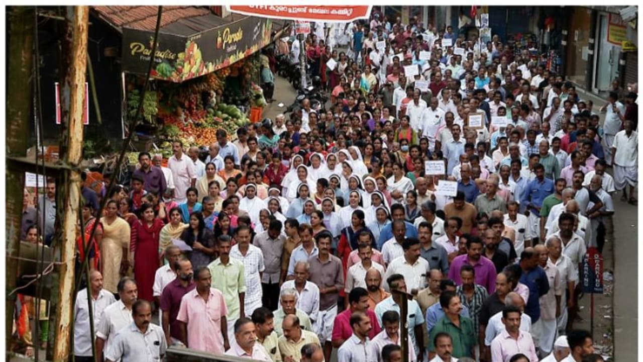 ബഫർസോൺ സമരത്തിൽ സിപിഎം നേതാക്കളും,താമരശേരി രൂപതയുടെ സമരത്തിൽ ലോക്കൽ കമ്മറ്റി അംഗവും ബ്രാഞ്ച് സെക്രട്ടറിയും ബഫർസോൺ സമരത്തിൽ സിപിഎം നേതാക്കളും,താമരശേരി രൂപതയുടെ സമരത്തിൽ ലോക്കൽ കമ്മറ്റി അംഗവും ബ്രാഞ്ച് സെക്രട്ടറിയും