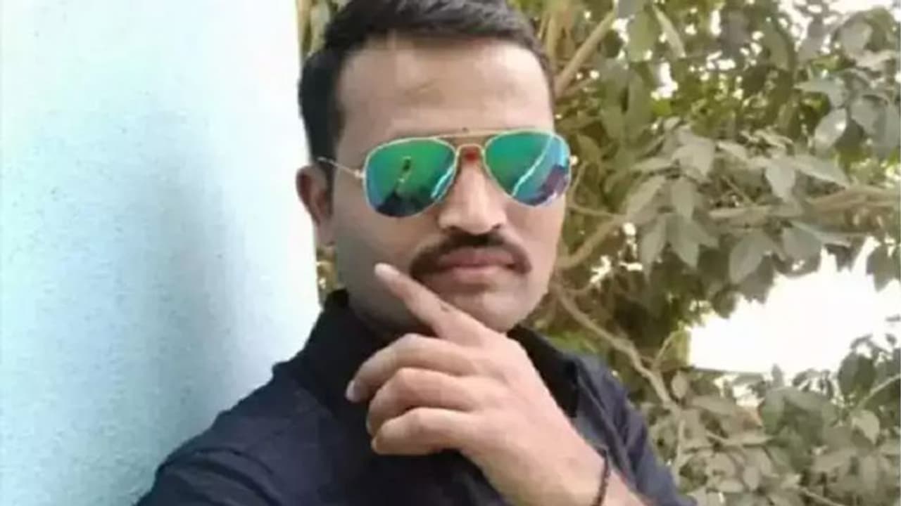 ஐயோ கடவுளே.. 4ம் வகுப்பு மாணவனை முதல் மாடியில் இருந்து தூக்கி வீசி கொன்ற கொடூர ஆசிரியர்.. நடந்தது என்ன? ஐயோ கடவுளே.. 4ம் வகுப்பு மாணவனை முதல் மாடியில் இருந்து தூக்கி வீசி கொன்ற கொடூர ஆசிரியர்.. நடந்தது என்ன?