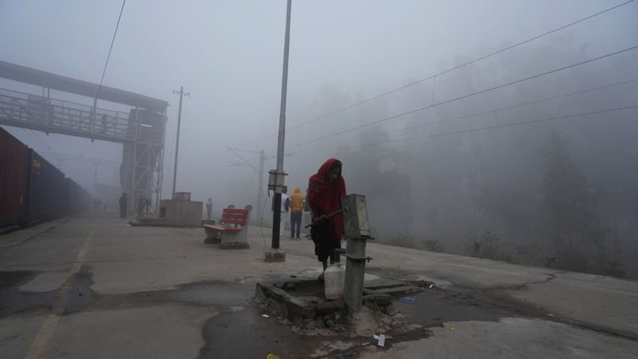 Weather report: हिमालय पर बर्फबारी का अलर्ट, कई राज्यों में दिखेगा इसका असर Weather report: हिमालय पर बर्फबारी का अलर्ट, कई राज्यों में दिखेगा इसका असर