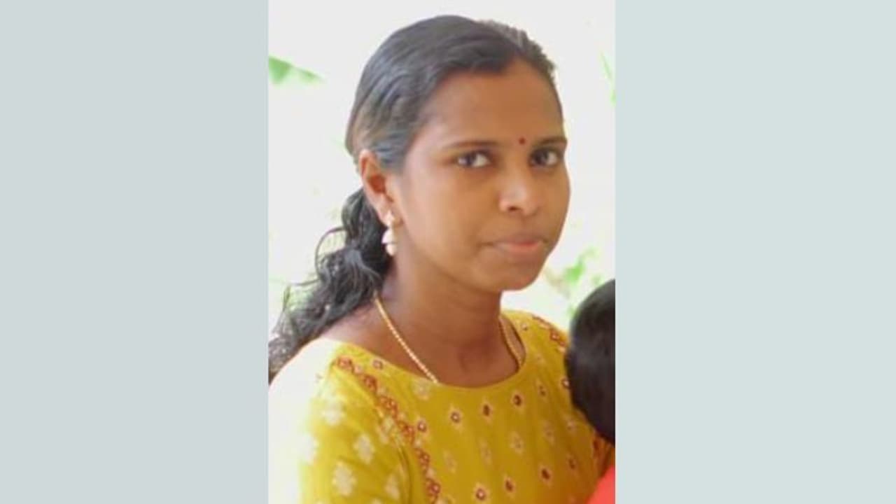 നടൻ ഉല്ലാസ് പന്തളത്തിന്റെ ഭാര്യയെ തൂങ്ങിമരിച്ച നിലയിൽ കണ്ടെത്തി