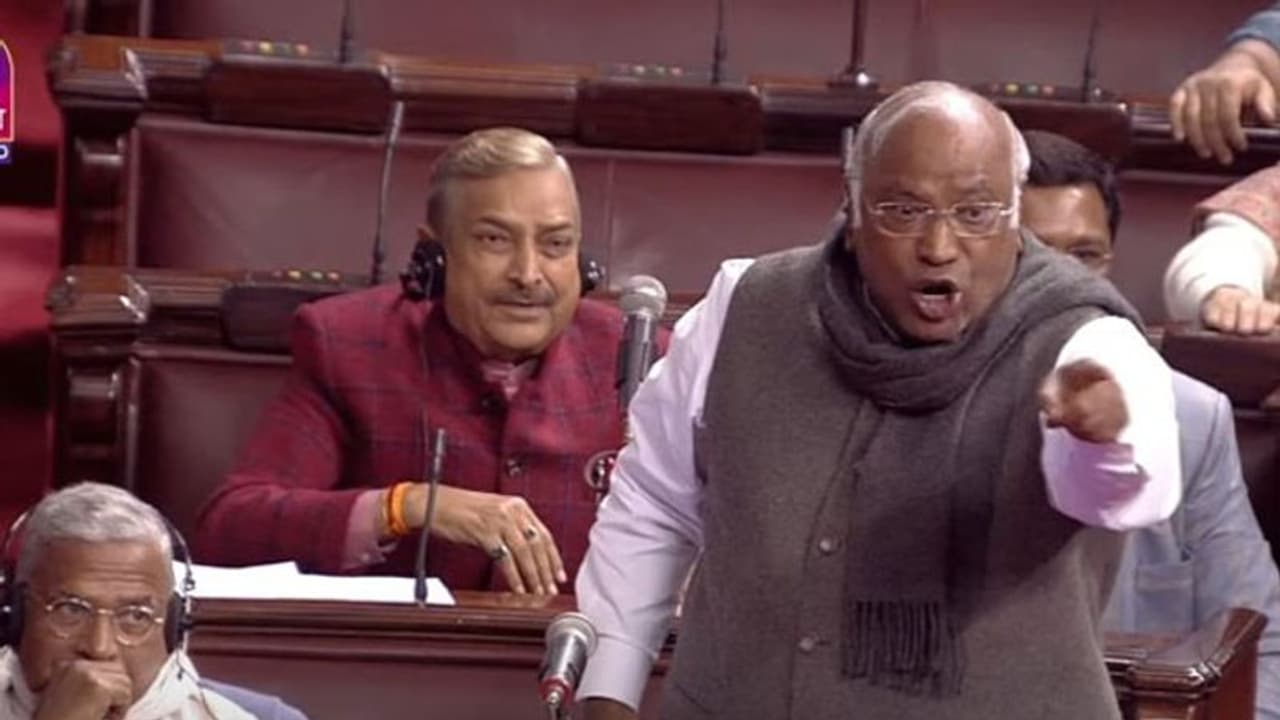 राज्यसभा में खड़गे के 'आजादी में भाजपा का एक कुत्ता भी नहीं मरा' बयान से बवाल, जानिए क्या हुआ? राज्यसभा में खड़गे के 'आजादी में भाजपा का एक कुत्ता भी नहीं मरा' बयान से बवाल, जानिए क्या हुआ?